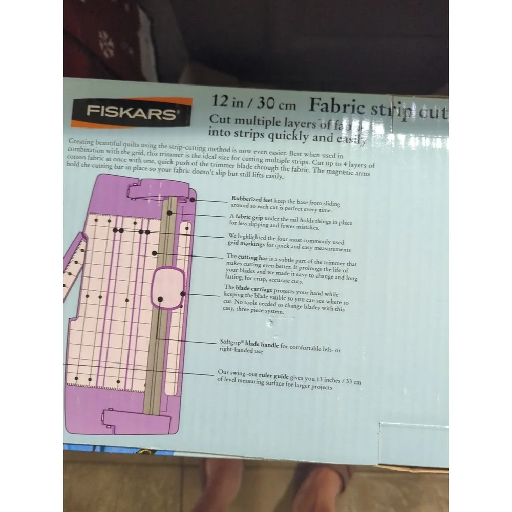 Fiskars Donna Dewberry 12 in / 30 cm Fabric Strip Cutter Purple Quilting Tool